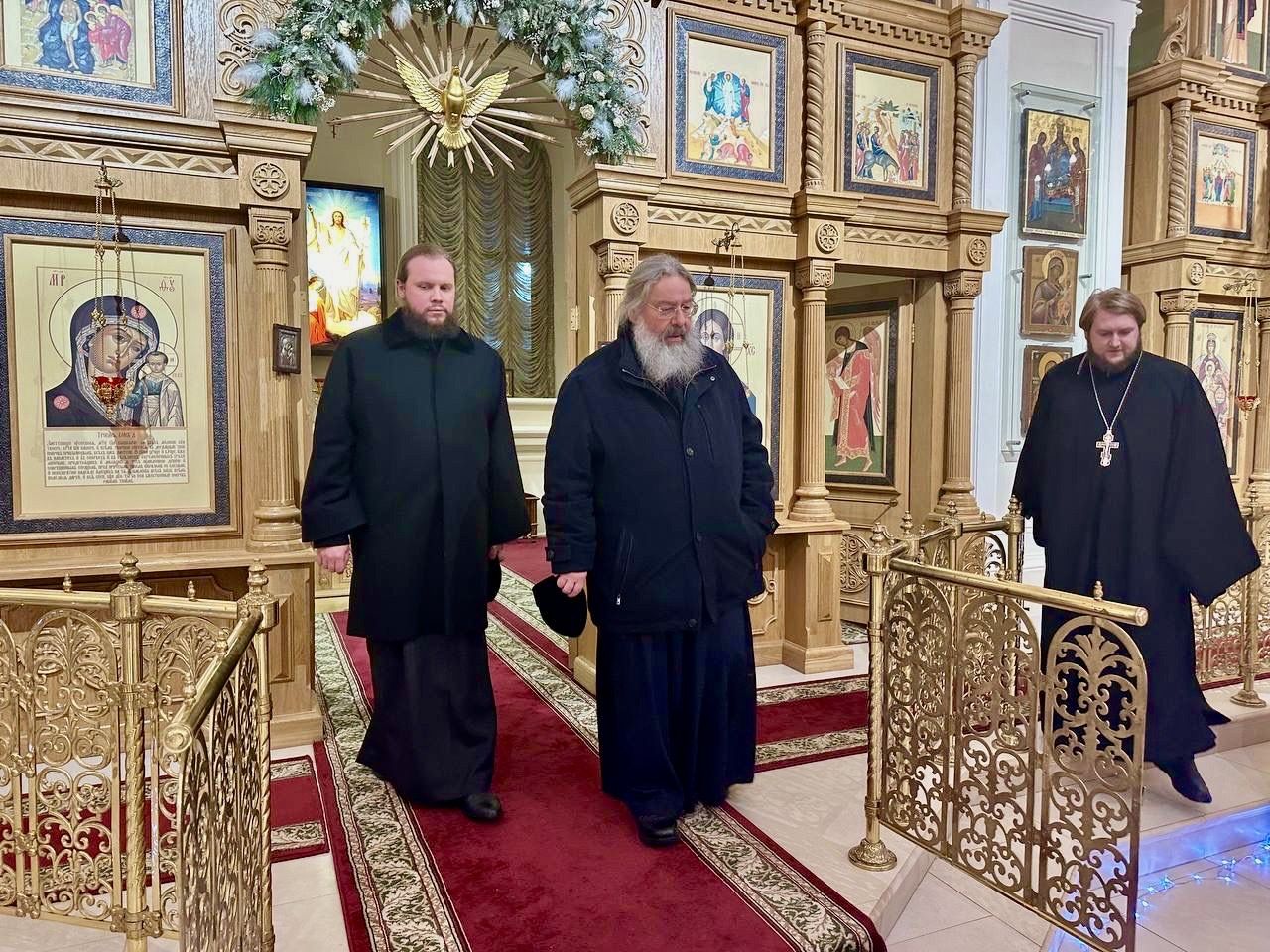 Митрополит Кирилл и епископ Никандр посетили наш храм