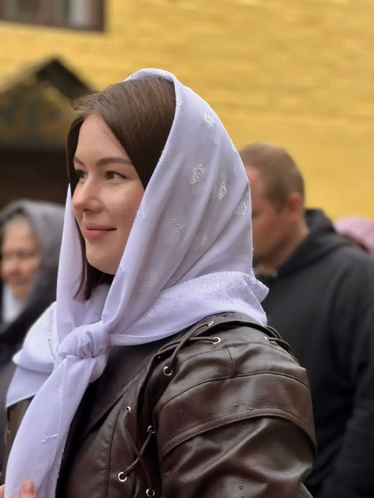 Воскресный день святых жен-мироносиц