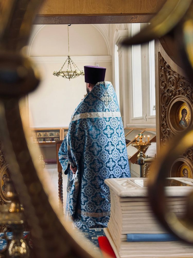 Божественная Литургия в праздник Грузинской иконы Божией Матери